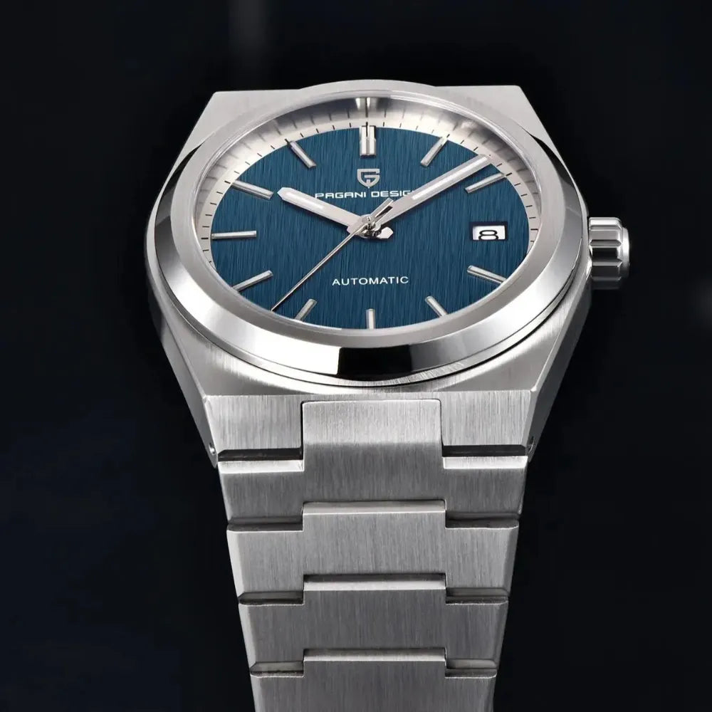 reloj-pagani-design-powermatic-primer-plano-dial-azul-textura-cuadros