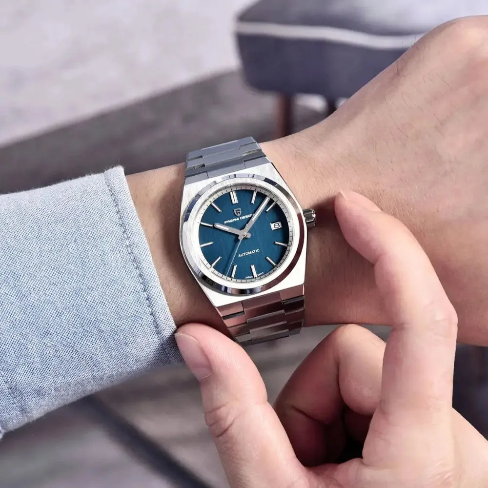 reloj-pagani-design-powermatic-en-muñeca-hombre-camisa-vestir-casual
