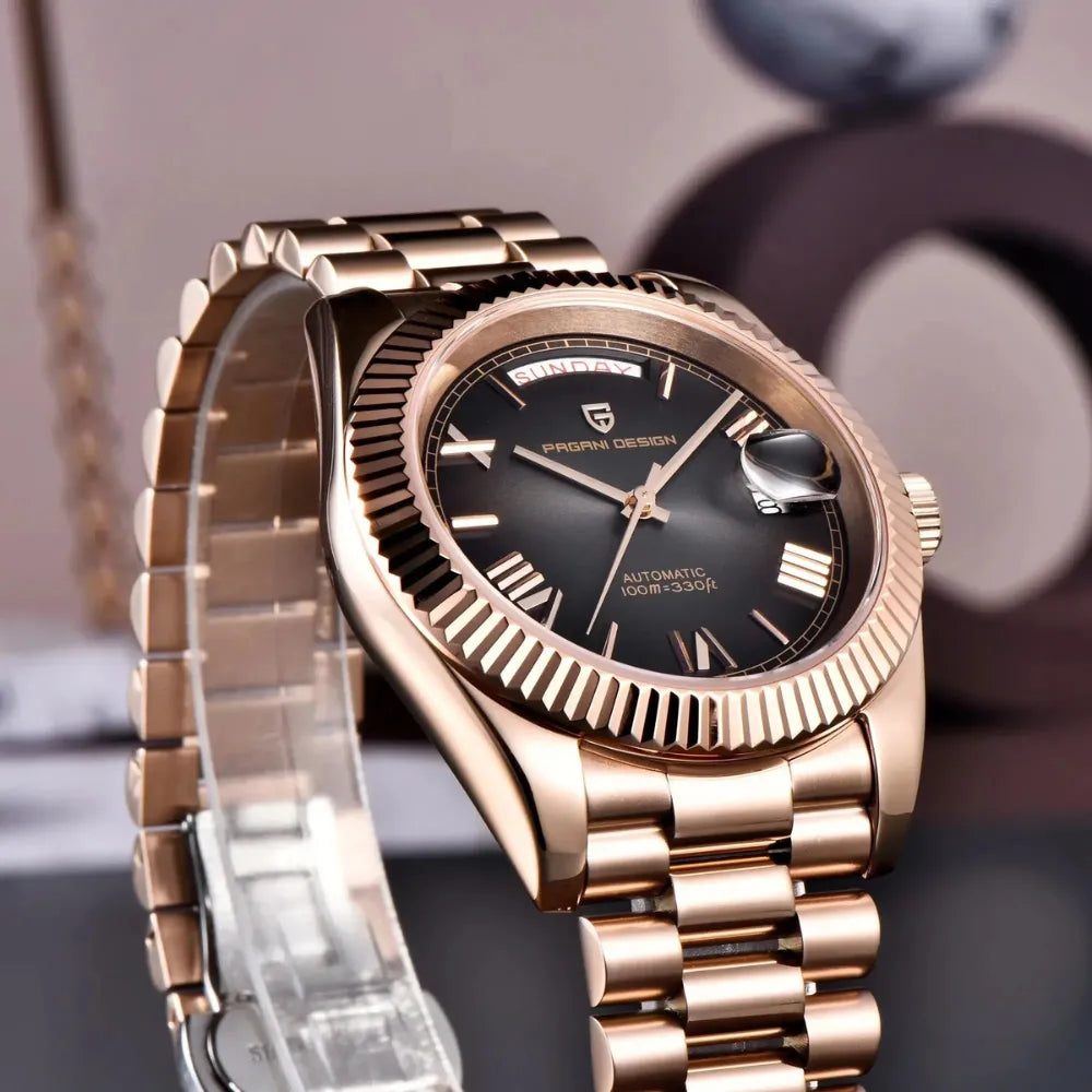 reloj-pagani-design-roman-foto-producto-oro-rosa-exhibicion